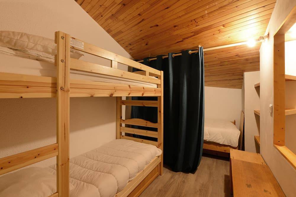 Entire apartment, Comfortable duplex · Near slopes · 9 pers · Mountain view in La Plagne, Bellentre