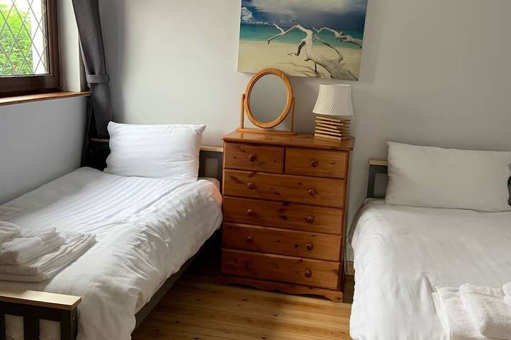 Sea Breeze Holiday Home on the Shore of Poole Harbour in Poole, Poole Harbour