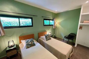 Location De Vacances pour 8 Personnes dans Vals-les-Bains, Parc naturel régional des Monts d'Ardèche, Photo 4