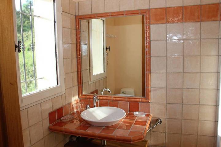 Location de vacances pour 8 personnes, avec terrasse et jardin à Saint-Michel-l'Observatoire - 4