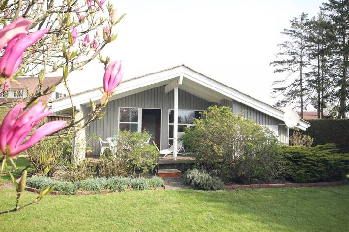 Gîte for 4 people, with yard and terrace in Normandy