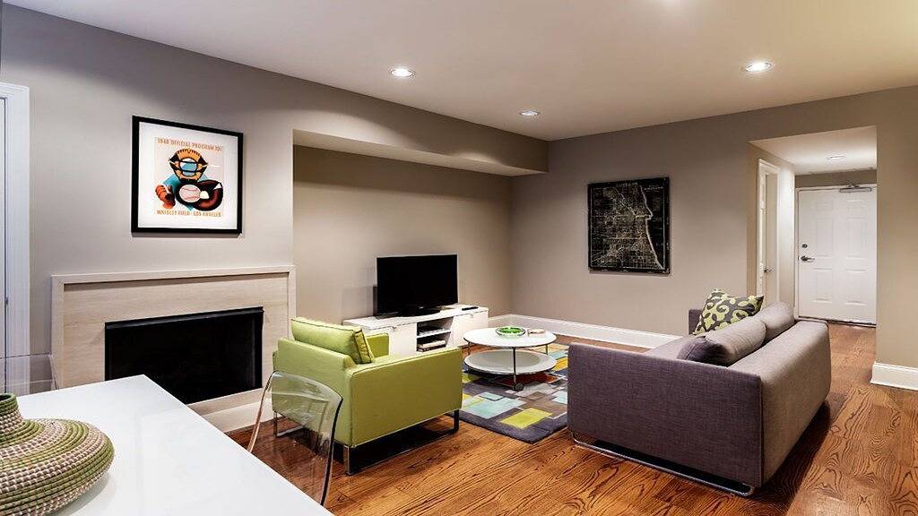 Ganze Wohnung, Wrigleyville Inn, schönes modernes 1 Schlafzimmer, nur wenige Schritte vom Wrigley Field entfernt in Chicago, Cook County