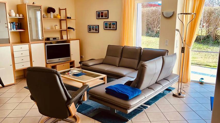 Ferienhaus für 6 Personen, mit Sauna und Garten sowie Terrasse in Binz - 2