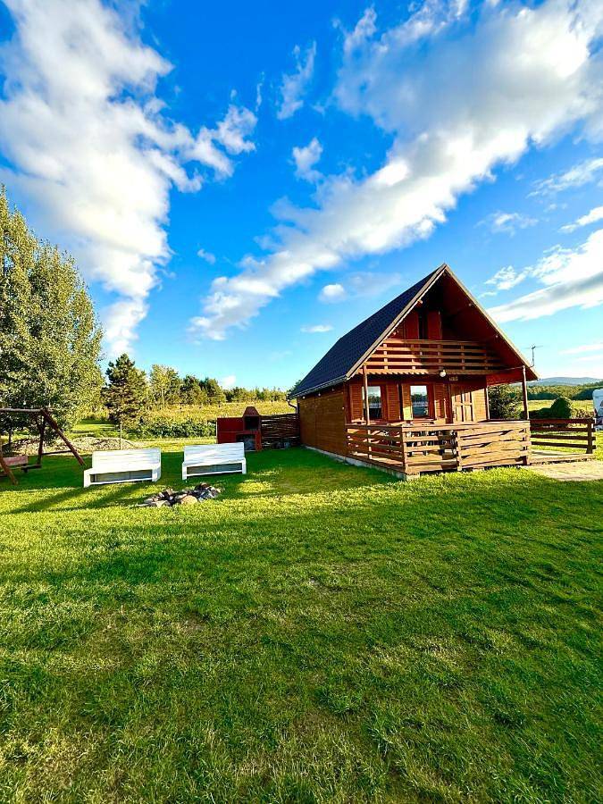 Domek letniskowy dla 5 osób, z widok i widok na jezioro oraz balkon i ogród na Dolny Śląsk