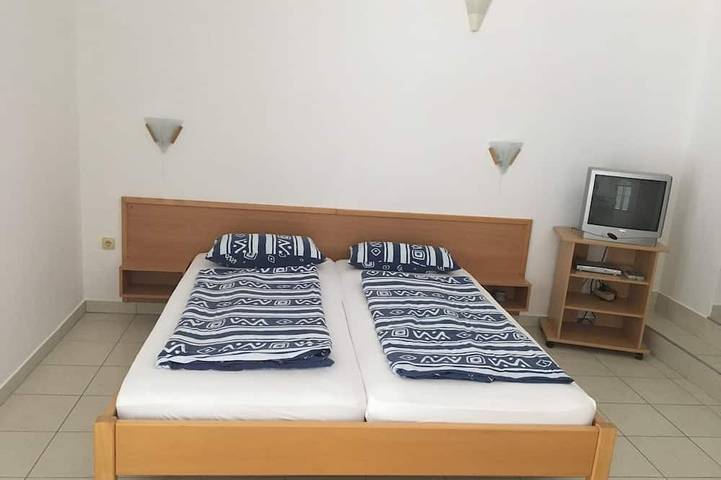 Ferienwohnung für 2 Personen, mit Balkon in Njivice - 2