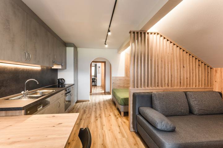 Entire apartment, Apartment 'Schlossblick' with Mountain View, Shared Garden and Wi-Fi in Gifen, Rodeneck