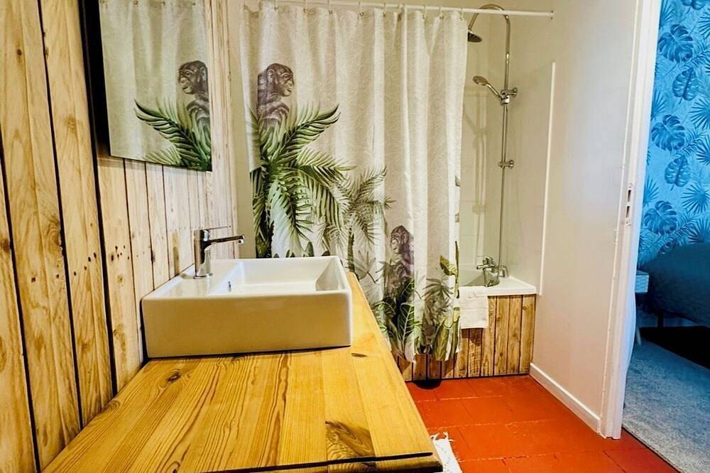 Entire apartment, L'Authentique Prairie in Alès, Cévennes