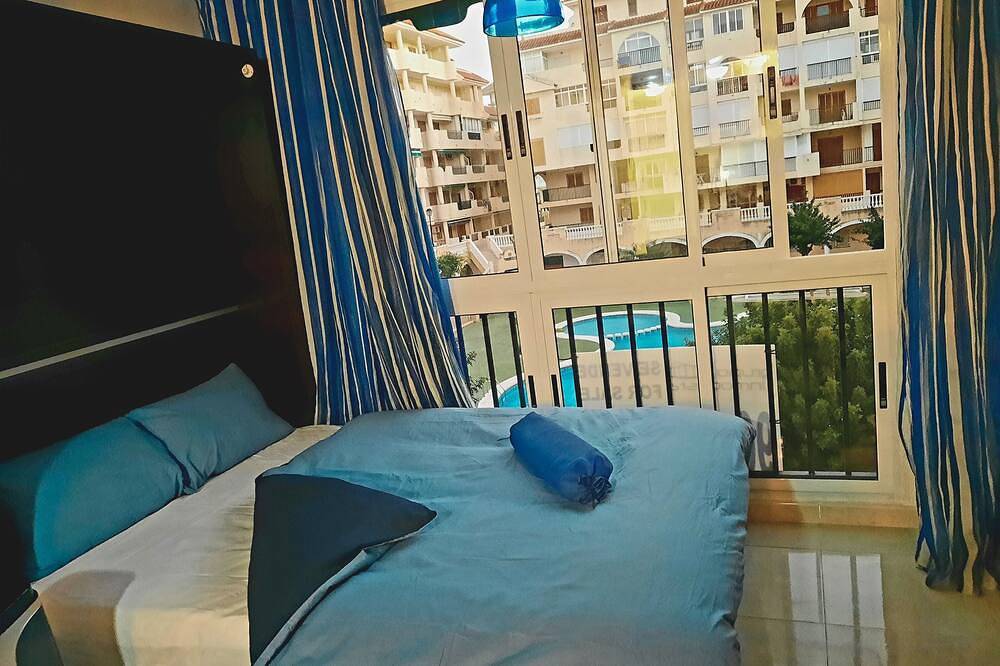 Apartamento entero, Estudio Torrevieja P & A - 3 minutes to the beach in Torrevieja, Costa Blanca