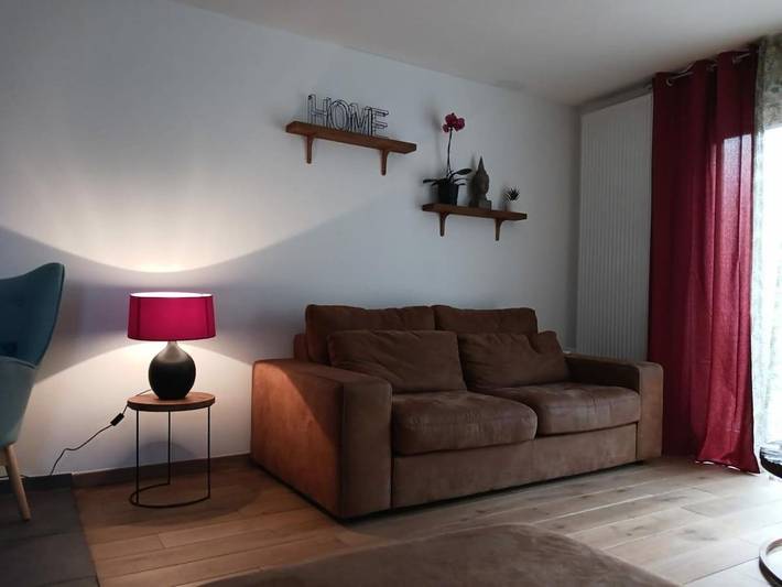 Gîte pour 4 personnes, avec terrasse et jacuzzi dans Château-l'Abbaye