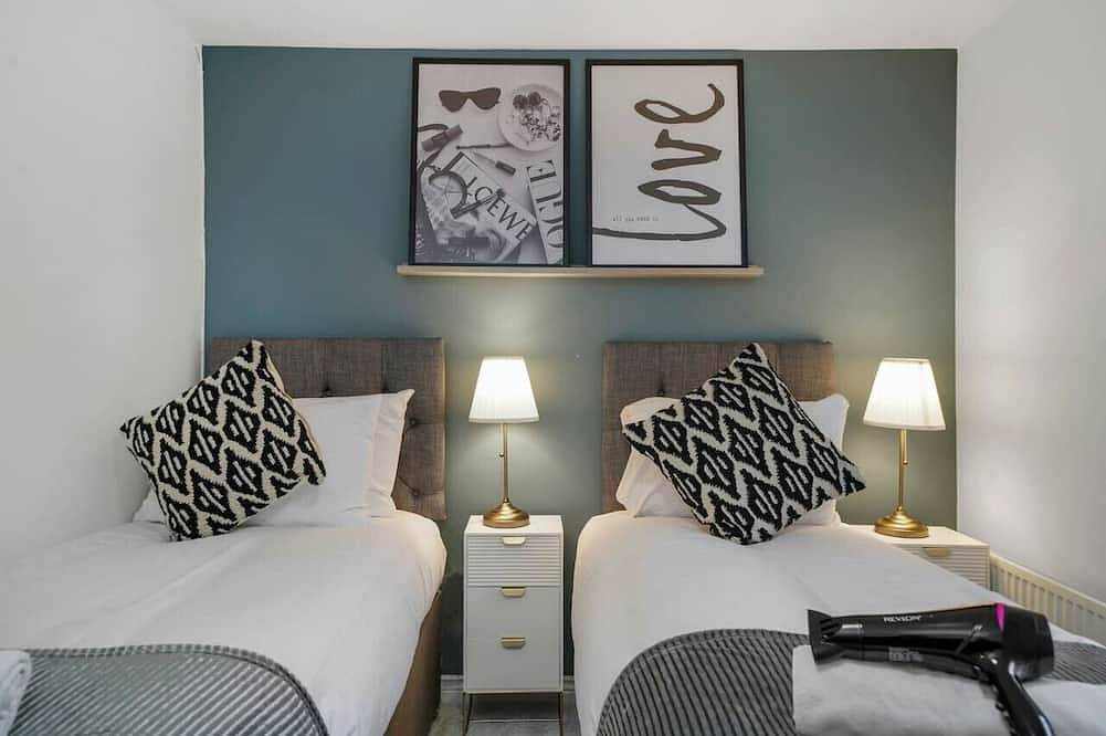 Ganze Wohnung, Stylish 2 Bedroom 2 Bathroom Apartment • Great Location • Free Parking • Fast Wifi • Yoko Property in Milton Keynes, Südostengland