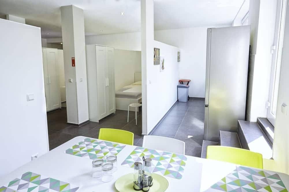 Ganze Wohnung, Vier-Betten-Apartment in Ostfildern, Landkreis Esslingen