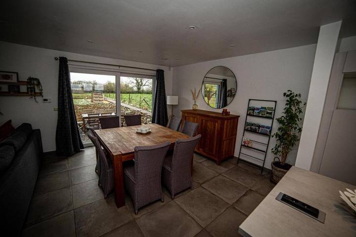 Location de vacances pour 6 personnes, avec jardin et piscine à Onhaye - 4