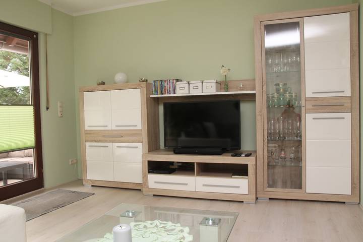 Ganze Ferienwohnung, Ferienwohnung Rennsteigblick - Fw mit 1 komb.Wohn-/Schlafz.,3 Schlafz.,Küche,Bad Du+Wc,1-6 P.,Eg,100m² in Elleben, Thüringer Kernland