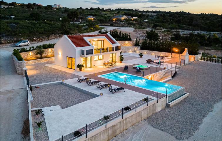 Ferienhaus für 5 Personen, mit Pool und Terrasse - 1