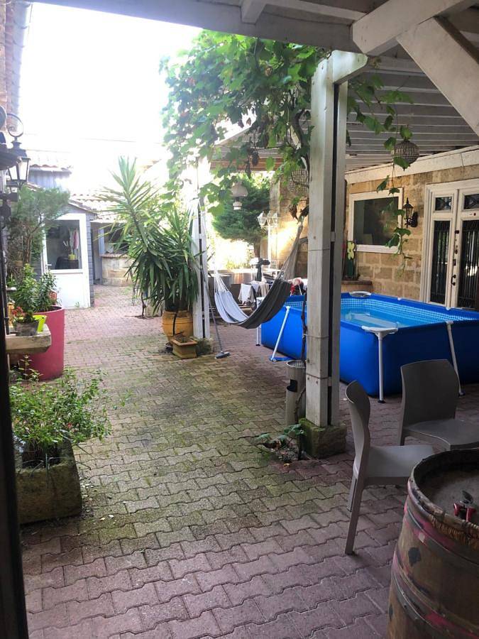 Gîte pour 4 personnes, avec jardin et piscine à Saint-Médard-de-Guizières - 3