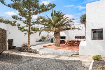 Villa for 7 People in Haría, Lanzarote, Photo 2