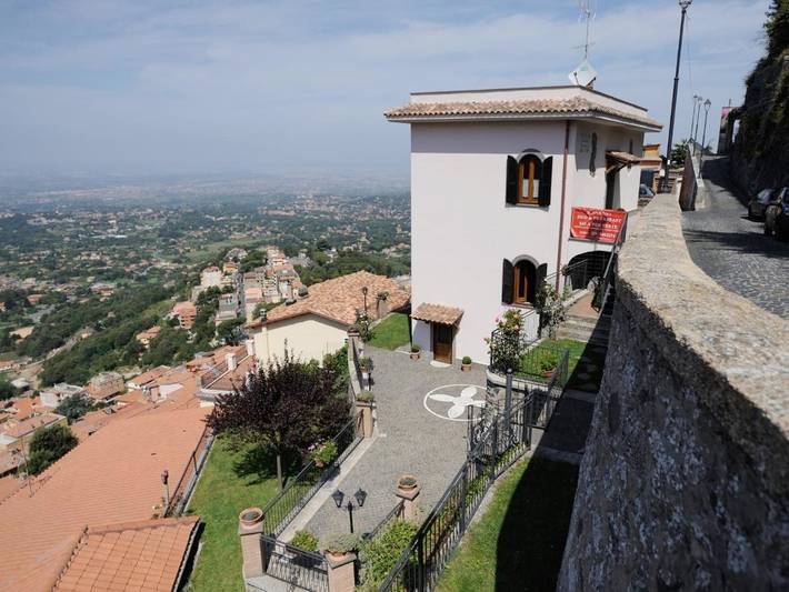 B&b per 2 persone, con Terrazza e Giardino nonché Panorama e Vista lago a Rocca di Papa