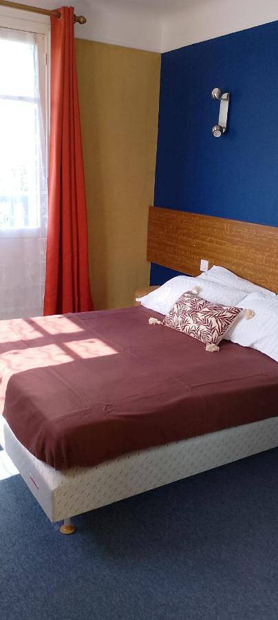 Hôtel pour 2 personnes, avec Balcon ainsi que Terrasse et Vue dans Lac du Barrage de Grandval - 2