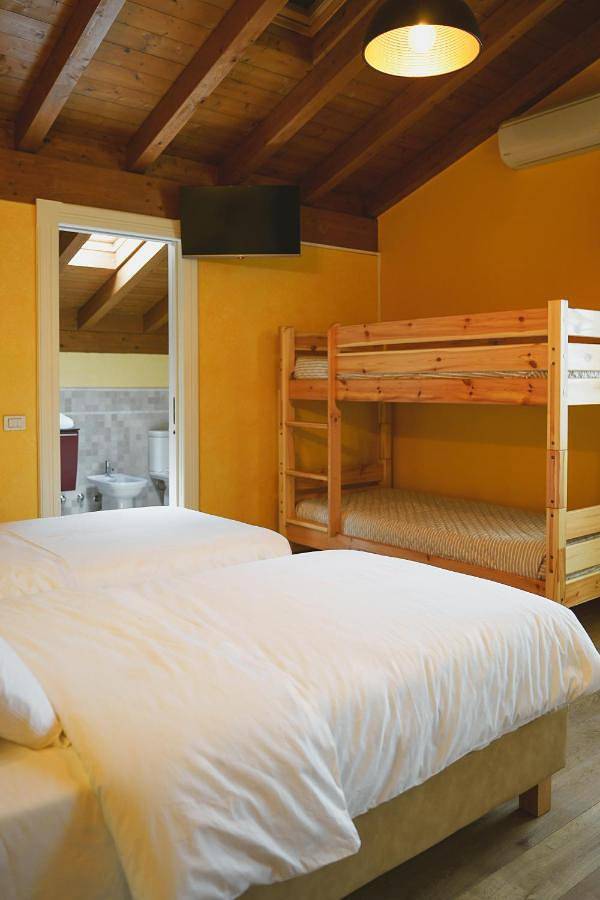 Large Double Room in Fornoue, Apennin Parmensan