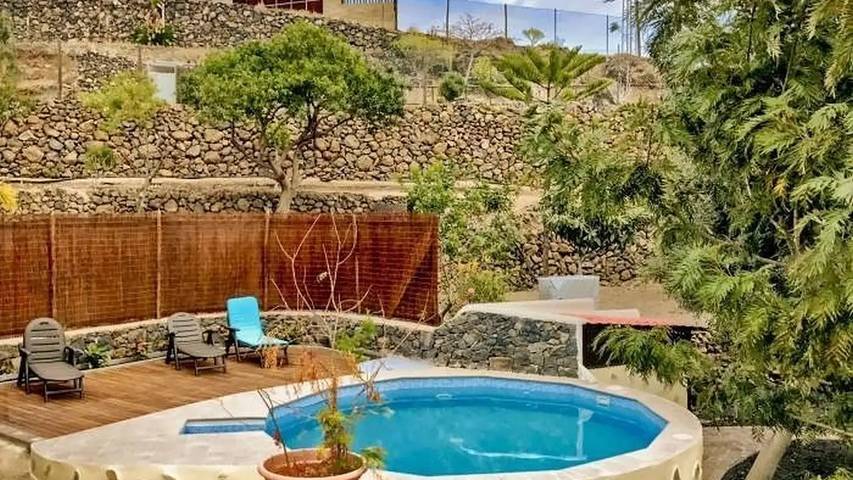 Chalet para 3 personas, con jardín y piscina, Se admiten mascotas en Tenerife Sur