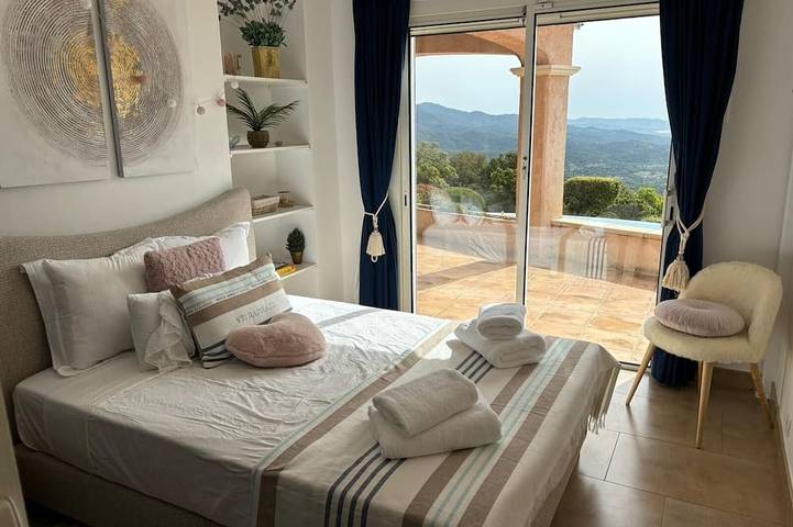 Alquiler villa con vistas al mar, cerca de Cannes, tenis, piscina, sauna, hammam in Les Adrets-de-l'Estérel, Costa mediterránea (Francia)