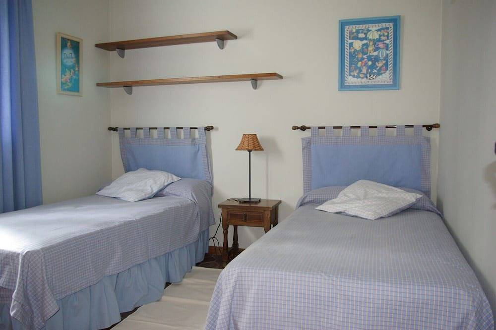 Casa rual completa de 12 plazas max. en la sierra de madrid in Valdemanco, Madrid Province