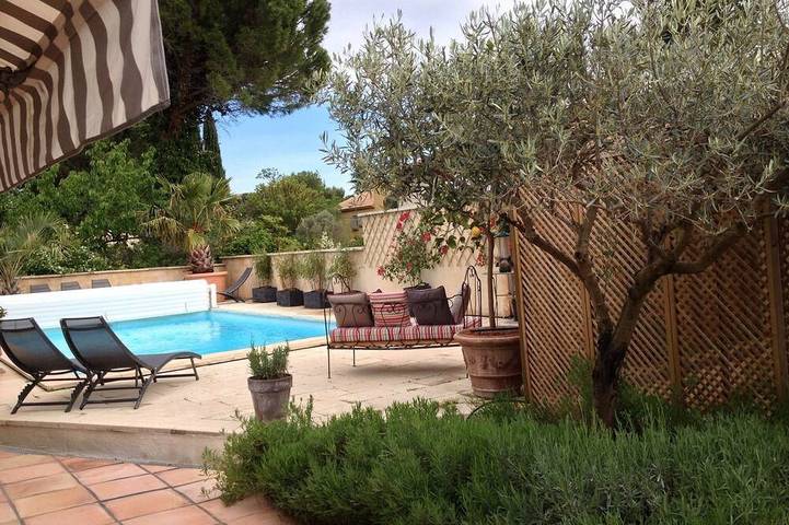 Casa de vacaciones para 6 personas, con terraza y jardín, Se admiten mascotas en Les Angles (Gard)
