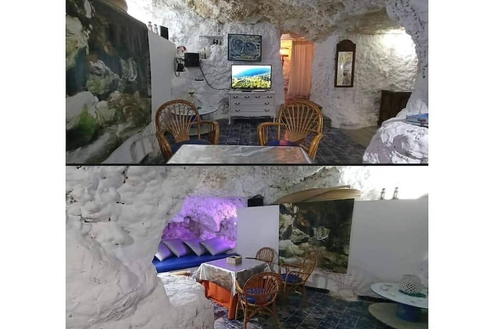 Cueva Mirasierra in Bedmar, Bedmar y Garcíez