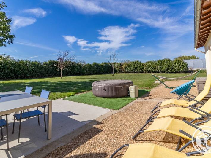 Gîte pour 4 personnes, avec Jacuzzi et Terrasse dans Maine-et-Loire