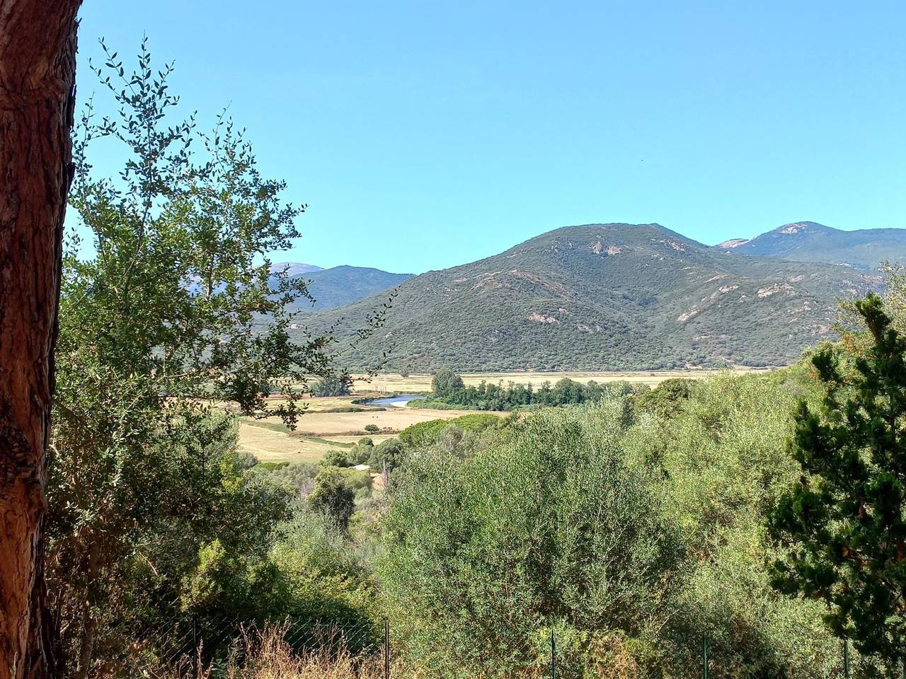 Cottage with a large garden and beautiful views in Tiuccia, Casaglione