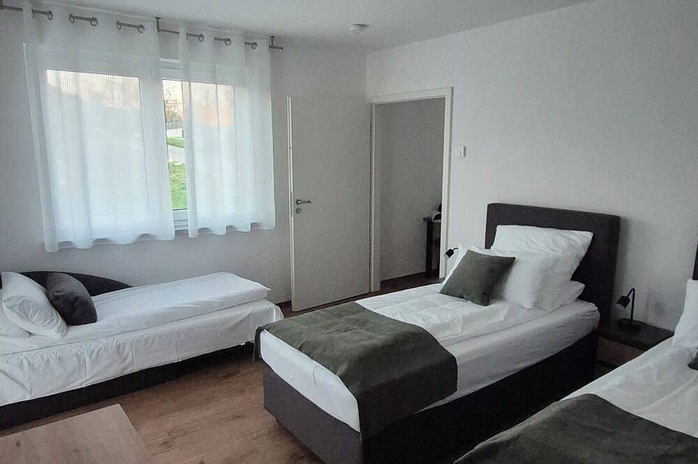 Ganze Wohnung, Apartments Seibel \n‌Doppel-/Zweibettzimmer mit Küche und Wintergarten in Sondelfingen, Reutlingen