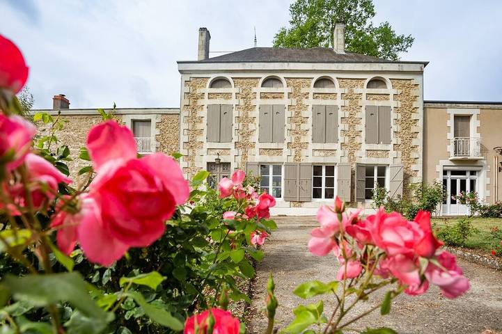 Location de vacances pour 16 personnes, avec Jardin à Thurageau