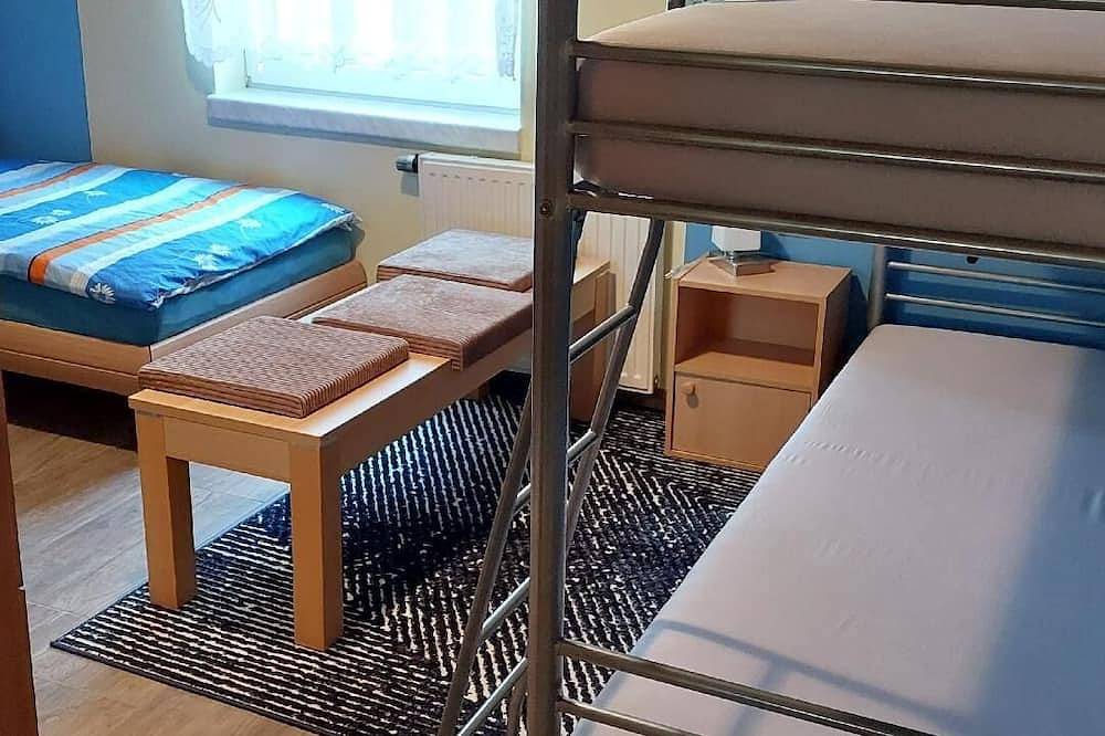 Ganze Wohnung, Ferienwohnung Lichtenhain für 1 - 6 Personen mit 2 Schlafzimmern - Ferienwohnung in Ein- oder Mehrfa in Kirnitzschtal, Sebnitz