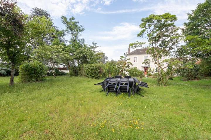 Location de vacances pour 10 personnes, avec jardin à La Guiche - 4