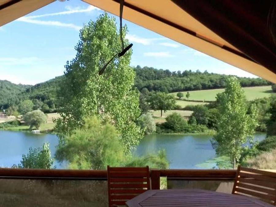 Camping d'Arpheuilles - Tente en toile et en bois 5 personnes - Tente Safari Lodge Nature (sans sanitaire) in Saint-Paul-de-Vézelin, Région de Roanne
