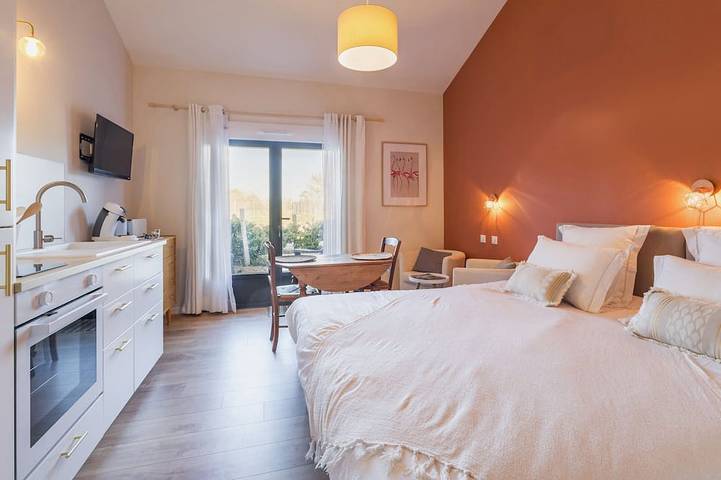 Gîte pour 2 personnes, avec jardin et piscine à Port-Saint-Père - 2