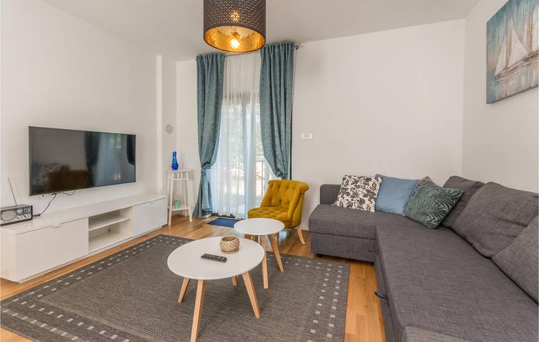 Ferienwohnung für 5 Personen, mit Terrasse und Garten in Sukosan - 3