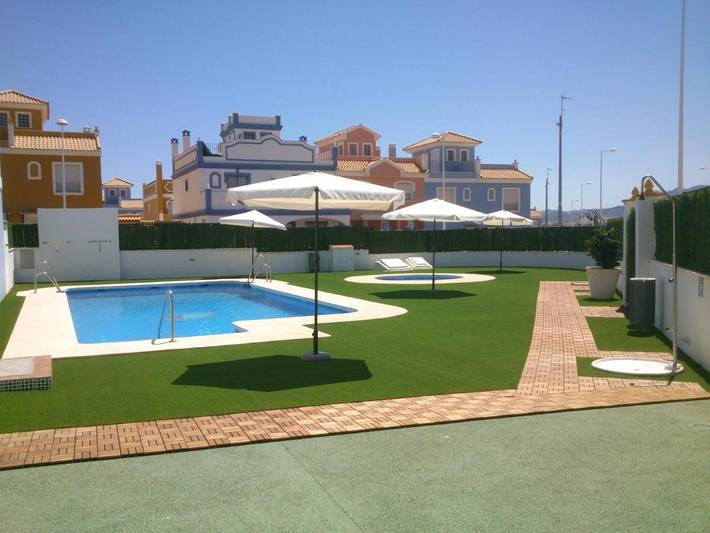 Ferienhaus für 6 Personen, mit Terrasse und Pool