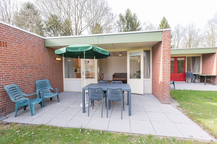 Vakantiehuis voor 4 personen, with Balkon/Terras and Terras as well as Tuin and Sauna in Arcen