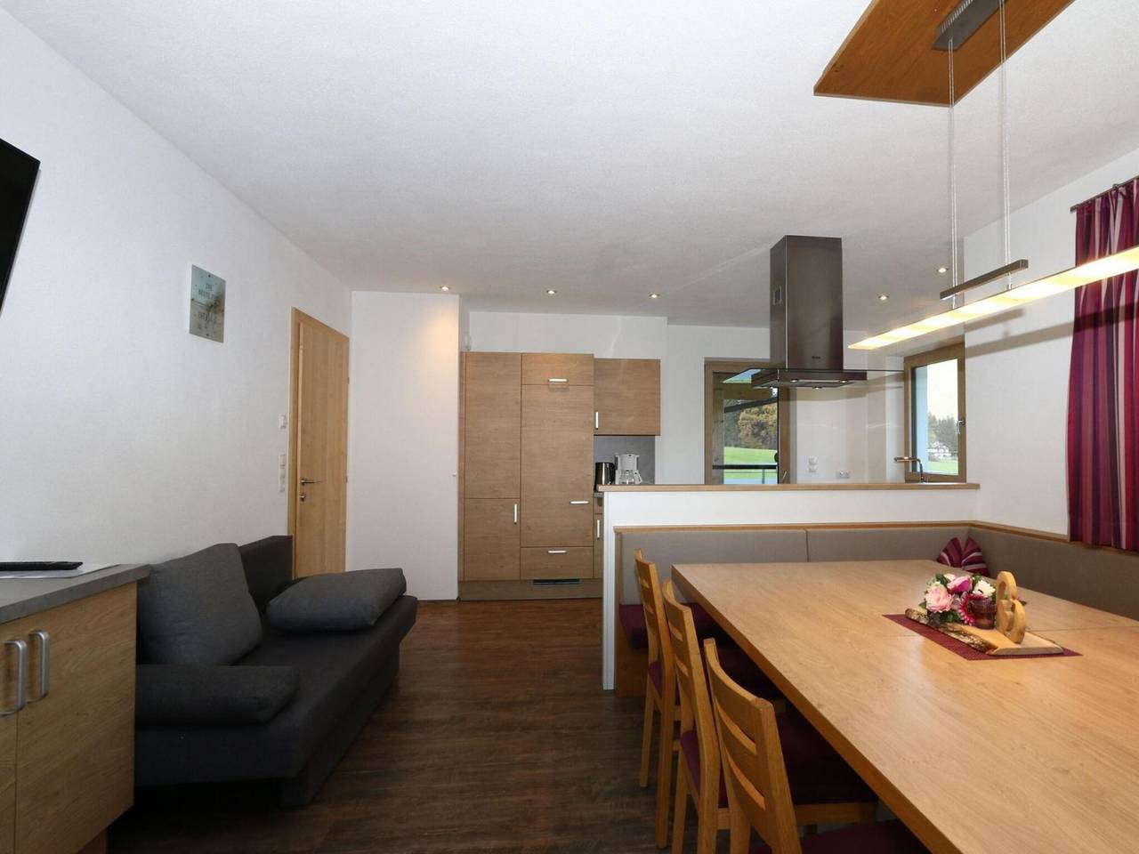 Ganze Wohnung, Spacious Apartment in Kaltenbach near Ski Area in Tuxer Alpen, Kaltenbach