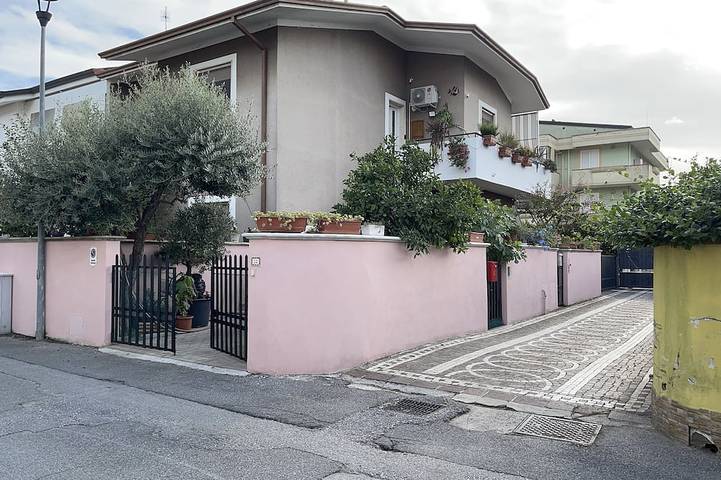 Eugenia House, Cozy double room in private house. in Torre del Lago Puccini, Viareggio
