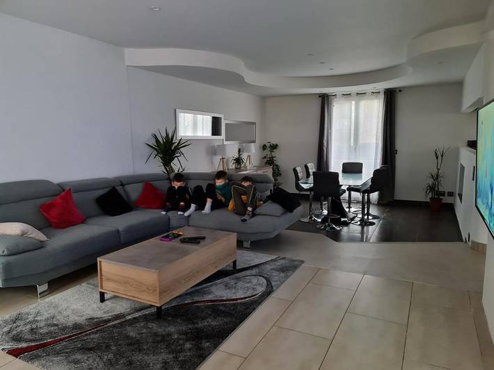 Location de vacances pour 7 personnes, avec piscine et balcon à Faverges - 4