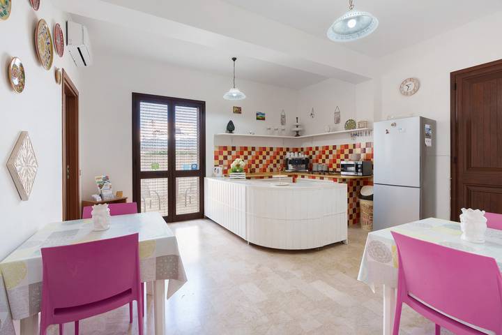 Room 'Demetra Malophoros - 13' with Shared Terrace, Wi-Fi and Air Conditioning in Marinella (Sicily), Castelvetrano (Municipality)