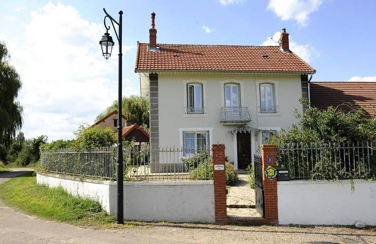 Gîte pour 8 personnes, avec Terrasse et Jardin