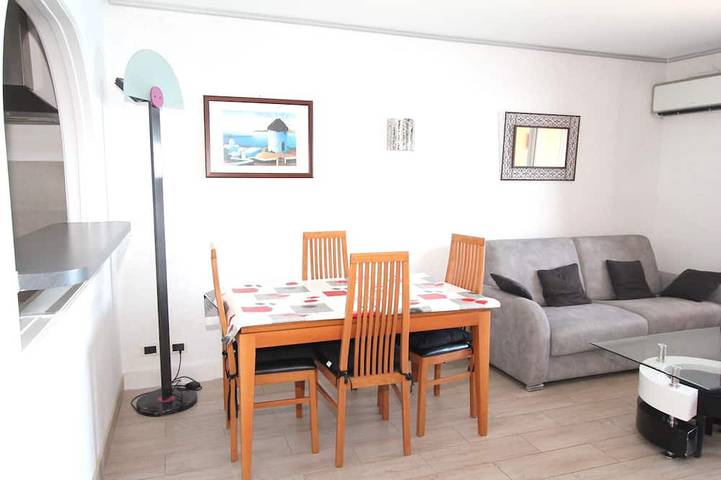 Apartamento entero, Magnífico piso climatizado en la 7ª planta frente al mar. in Niza, Costa mediterránea (Francia)