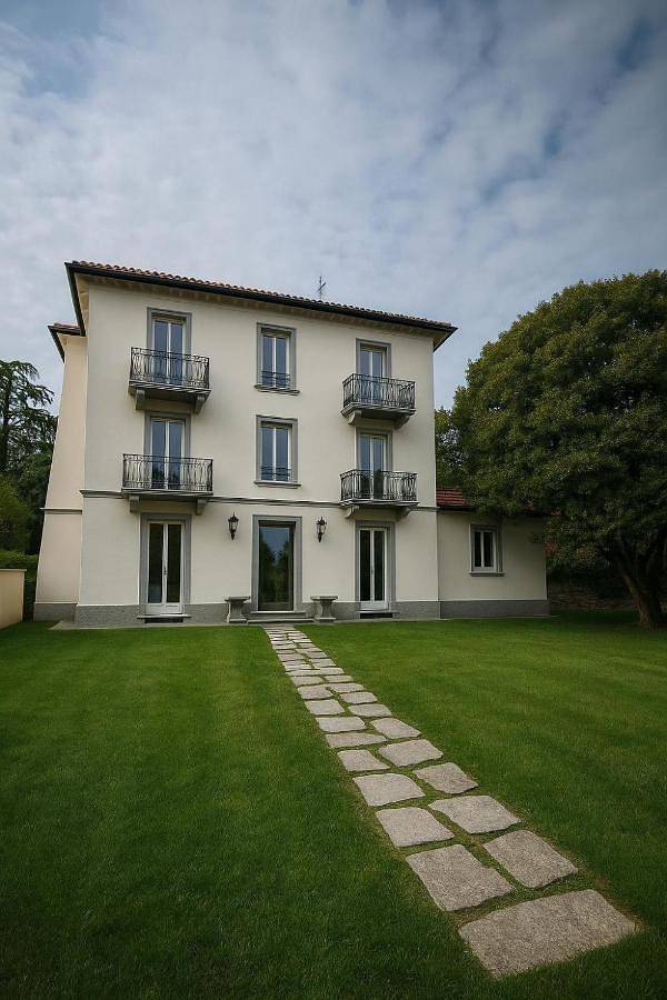 Villa Valesca in Stresa, Comune di Stresa