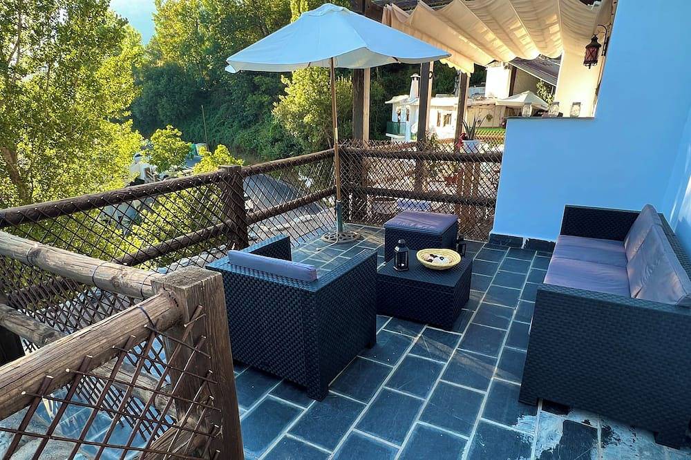 Poqueira Terrasse in Capileira, Alpujarras