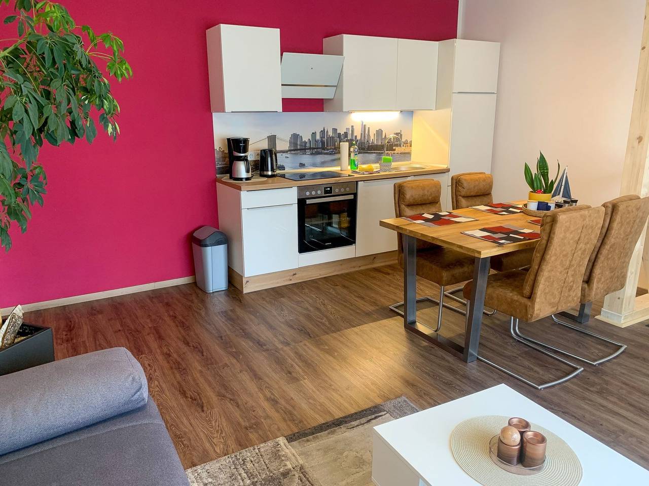 Ganze Wohnung, Top-moderne Ferienwohnung für 4 Personen mit Vollausstattung auf schönem, frühe in Schönewalde, Naturpark niederlausitzer heidelandschaft (Brandenburg)