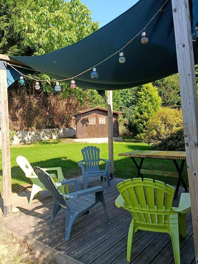 Location de vacances pour 6 personnes, avec Terrasse à Ménéac