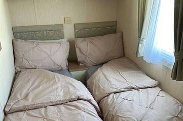 Static Caravan for 6 People in Hampshire, South East England, Photo 4